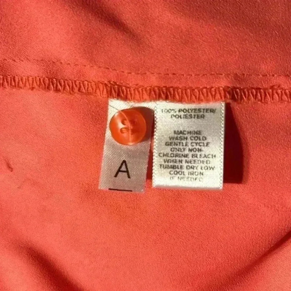 LOFT apricot women’s sz S blouse, key hole back, pleated front - Picture 4 of 4